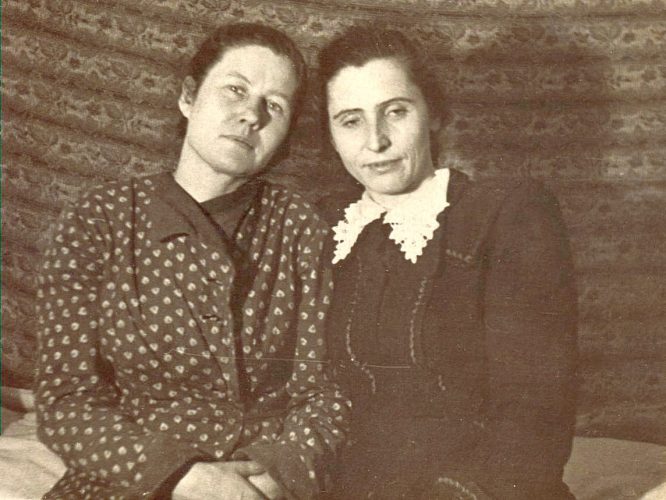 Клавдия Алексеевна с Софьей Яковлевной